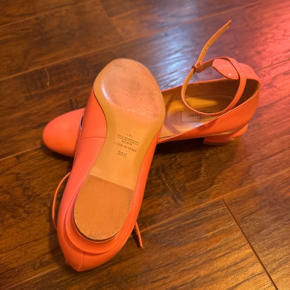 Valentino Garavani Pink Patent Leather Ankle Strap Round Toe Mary Janes Size 8.5 - Picture 5 of 5